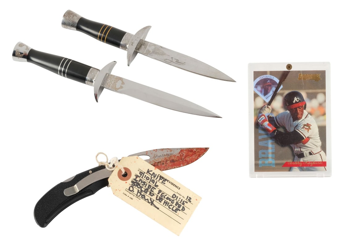 THE FAN (1996) - Mike Papac Collection: Gil Renard's (Robert De Niro) Pair of Metal Knives and Bobby: THE FAN (1996) - Mike Papac Collection: Gil Renard's (Robert De Niro) Pair of Metal Knives and Bobby Rayburn (Wesley Snipes) Baseball Card with Bloodied "Prototype" Evidence Knife - Gil Renard's