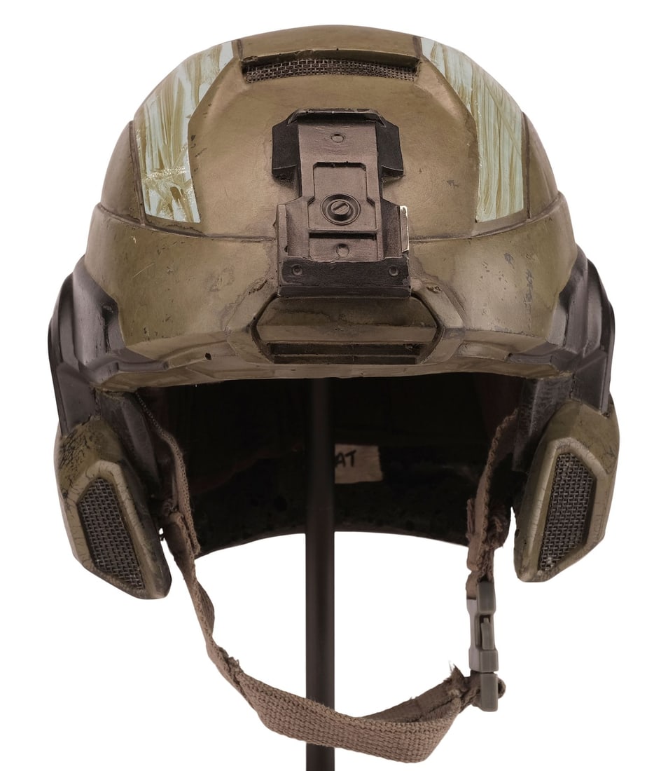 HALO 4: FORWARD UNTO DAWN (2012) - Cadet Dimah Tchakova's (Katerina Katelieva) Screen-Matched UNSC (1 of 10)