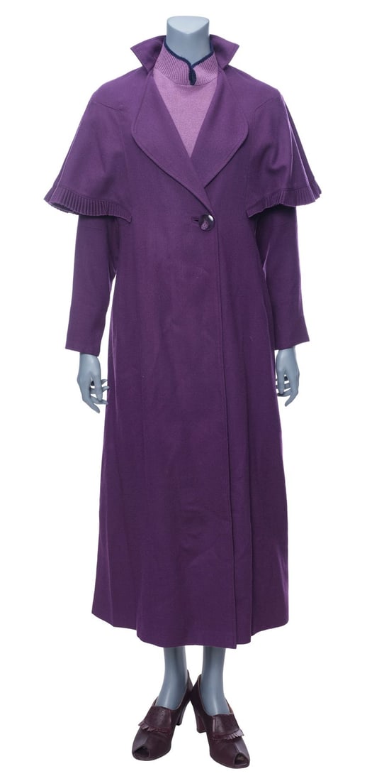 THE HOUSE WITH A CLOCK IN ITS WALLS (2018) - Florence Zimmerman's (Cate Blanchett) Fortifying the (1 of 10)