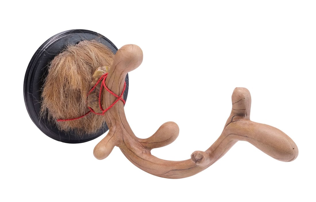 HOW THE GRINCH STOLE CHRISTMAS (2000) - Max's Antler (1 of 10)