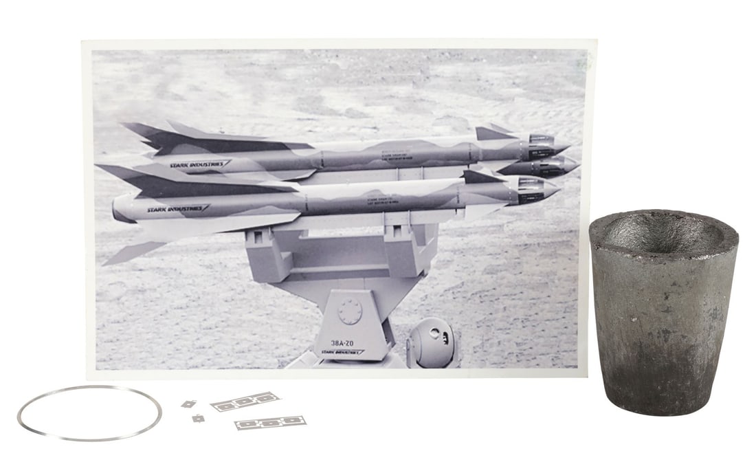 IRON MAN (2008) - Tony Stark's (Robert Downey Jr.) Iron Monger Suit Crucible, Palladium Microchips, (1 of 12)