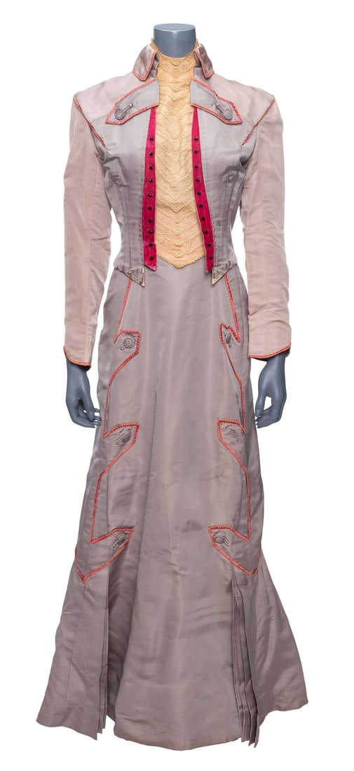 THE BEAST WITH FIVE FINGERS (1946) - Julie Holden's (Andrea King) Walking Dress Ensemble: THE BEAST WITH FIVE FINGERS (1946) - Julie Holden's (Andrea King) Walking Dress Ensemble - Julie Holden's (Andrea King) walking dress ensemble from Robert Florey's The Beast with Five Fingers. After t