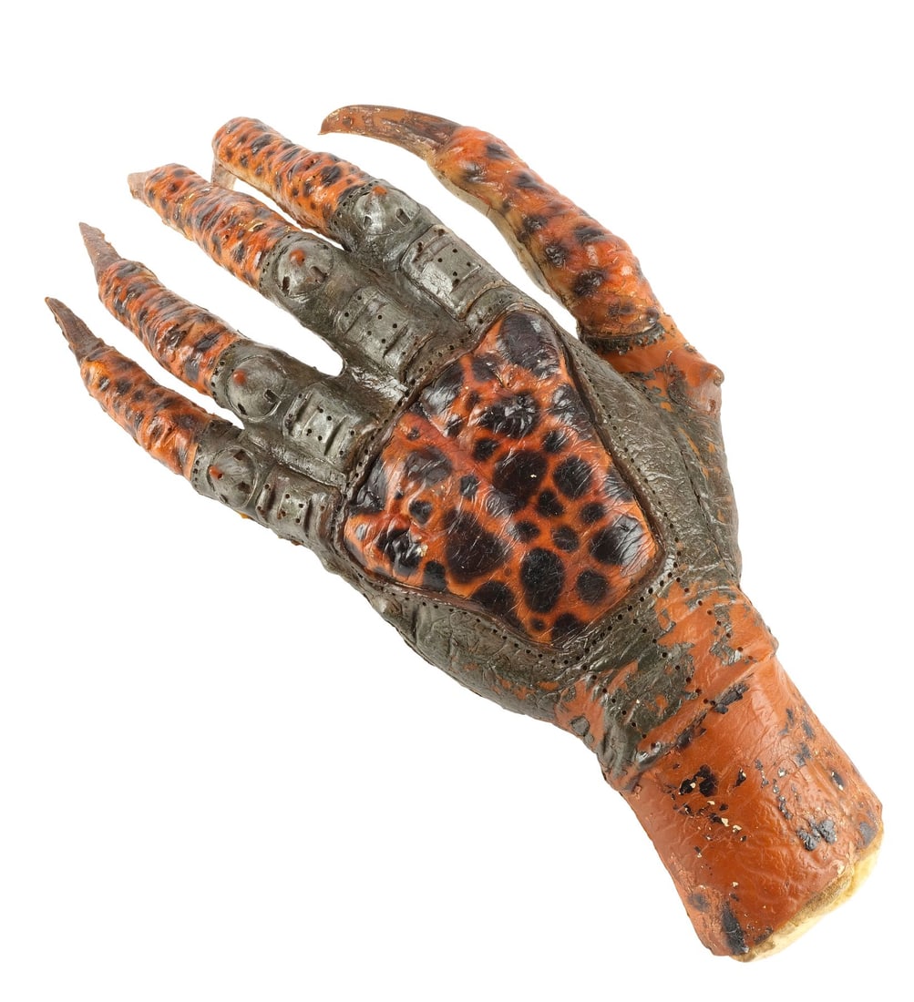 PREDATOR 2 (1990) - Predator (Kevin Hall) Left Hand: PREDATOR 2 (1990) - Predator (Kevin Hall) Left Hand - A Predator (Kevin Hall) left hand from Stephen Hopkins' Predator 2. A lone Predator hunted humans through the streets of 1997 Los Angeles before