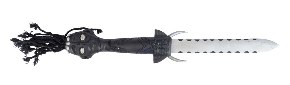 PREDATOR 2 (1990) - Voodoo Knife: PREDATOR 2 (1990) - Voodoo Knife - A Voodoo knife from Stephen Hopkins' Predator 2. After the Columbian gang was taken out, Jamaicans arrived at the drug lord's house to kill him ritualistically with