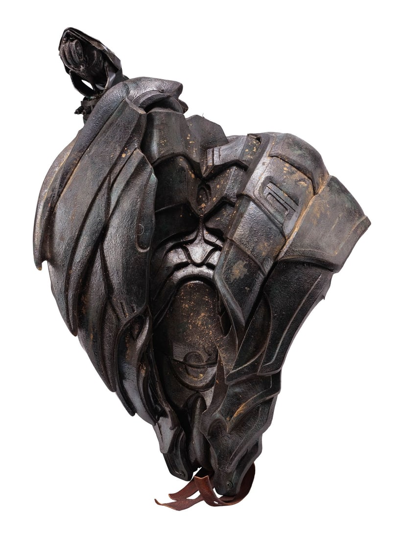 PREDATORS (2010) - Tracker Predator's (Carey L. Jones) Back Armor with Animatronic Plasmacaster (1 of 9)