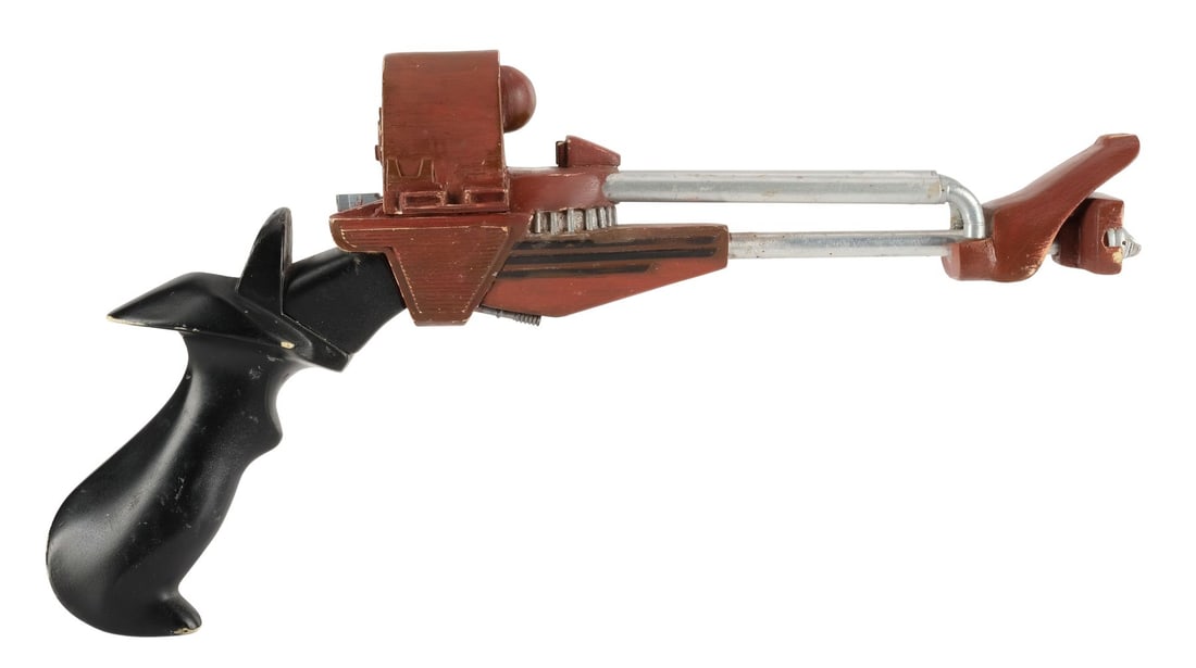 STAR TREK III: THE SEARCH FOR SPOCK (1984) - Klingon Disruptor: STAR TREK III: THE SEARCH FOR SPOCK (1984) - Klingon Disruptor - A Klingon disruptor from Leonard Nimoy's Star Trek III: The Search for Spock. Klingons under the command of Kruge (Christopher Lloyd)