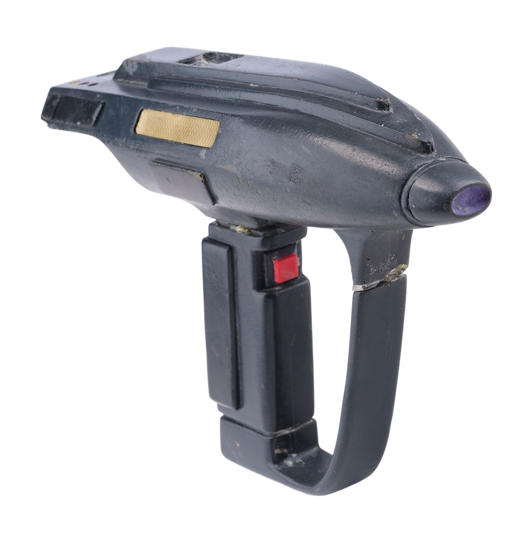 STAR TREK: THE NEXT GENERATION (T.V. SERIES, 1987 - 1994) - Romulan Disruptor Pistol (1 of 12)