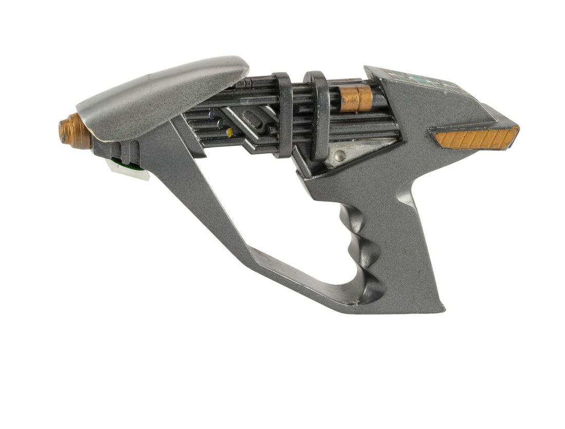 STAR TREK: DEEP SPACE NINE (T.V. SERIES, 1993 - 1999) - Jem'Hadar Phaser Pistol (1 of 10)