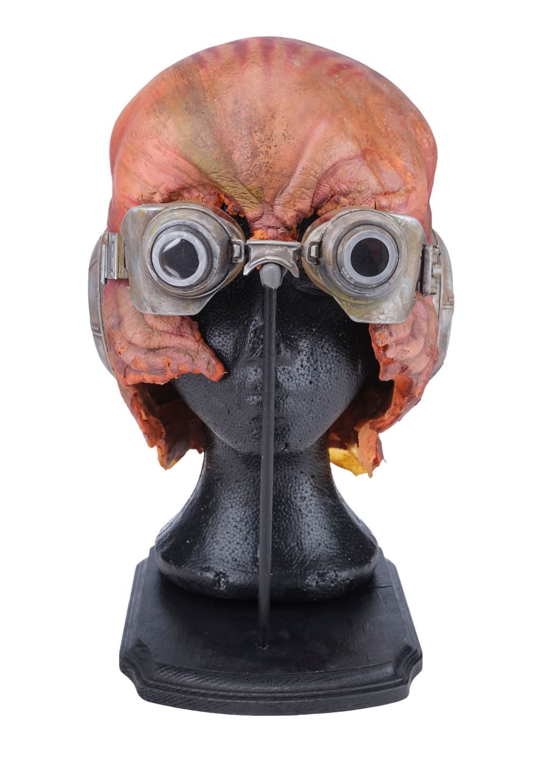 STAR WARS FRANCHISE (1977 - PRESENT) - Star Wars: Bounty Hunter Commercial Alien Prosthetic (1 of 9)