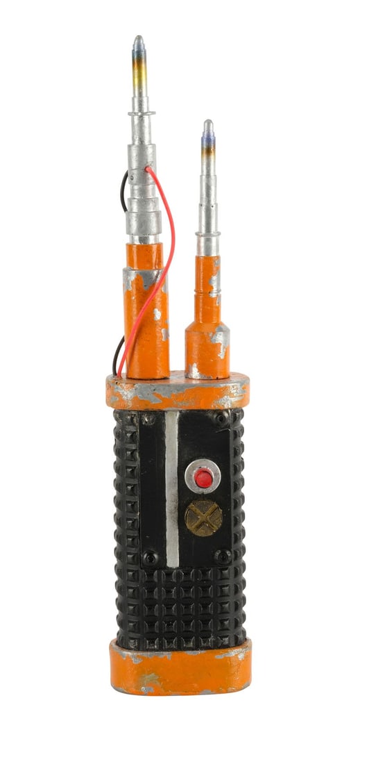 STAR WARS: THE LAST JEDI (2017) - Rose Tico's (Kelly Marie Tran) Stunt Electro-Shock Prod: STAR WARS: THE LAST JEDI (2017) - Rose Tico's (Kelly Marie Tran) Stunt Electro-Shock Prod - Rose Tico's (Kelly Marie Tran) stunt electro-shock prod from Rian Johnson's Star Wars: The Last Jedi. Tico u