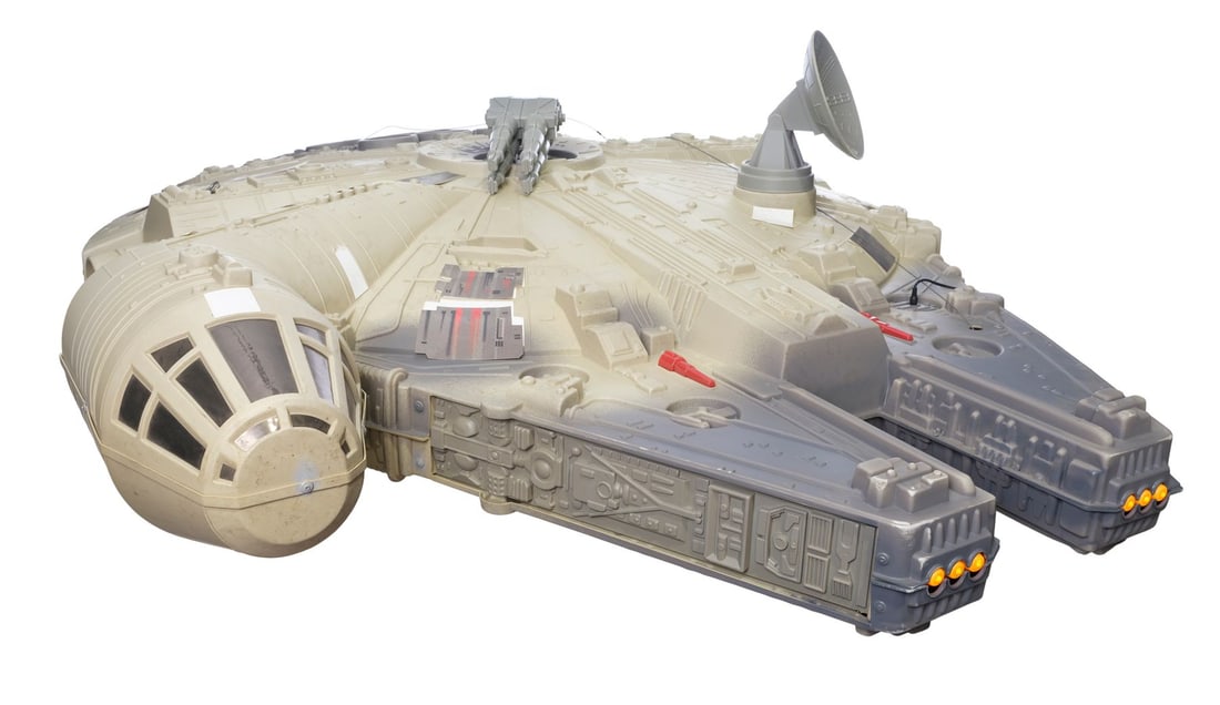 STAR WARS TOYS - Light-Up Toys-R-Us Millennium Falcon "Extraordinaire" Promotional Display (1 of 13)