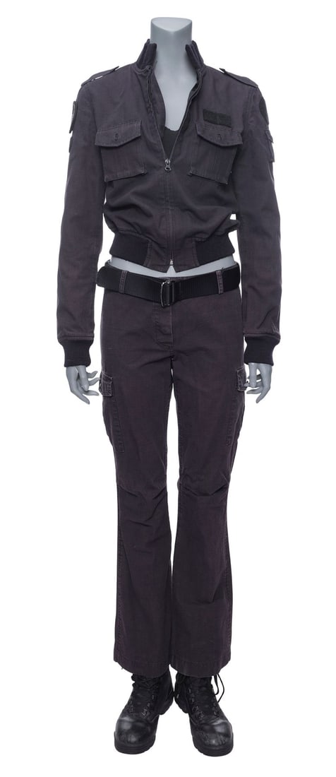 STARGATE SG-1 (1997-2009) - Vala Mal Doran's (Claudia Black) SG Unit Tactical Ensemble (1 of 7)