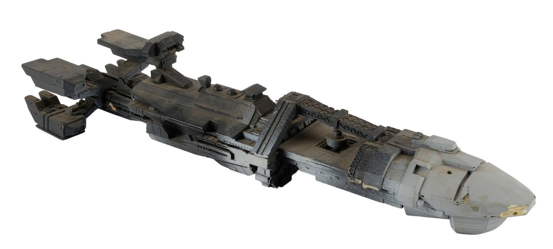 STARSHIP TROOPERS (1997) - Rodger Young Spaceship Reference Maquette: STARSHIP TROOPERS (1997) - Rodger Young Spaceship Reference Maquette - A reference maquette for the Rodger Young spaceship from the production of Paul Verhoeven's Starship Troopers. Johnny Rico's (Cas