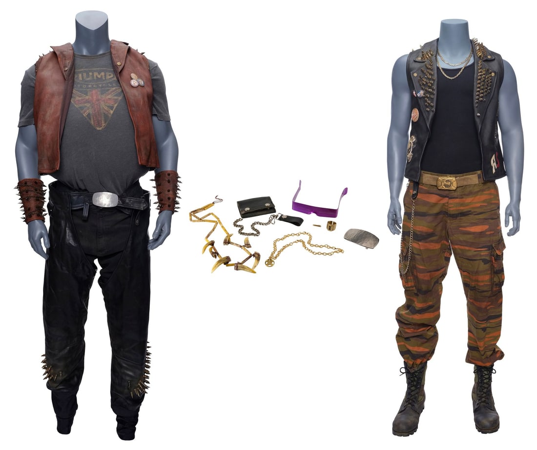 TEENAGE MUTANT NINJA TURTLES: OUT OF THE SHADOWS (2016) - Bebop's Stunt Ensemble with Accessories (1 of 20)