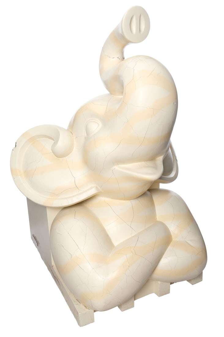 TOYS (1992) - Planet Hollywood Collection: Elephant Sculpture (1 of 9)