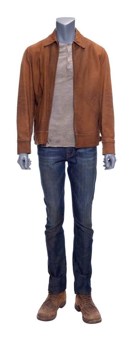 TRANSFORMERS: AGE OF EXTINCTION (2014) - Cade Yeager's (Mark Wahlberg) Costume: TRANSFORMERS: AGE OF EXTINCTION (2014) - Cade Yeager's (Mark Wahlberg) Costume - Cade Yeager's (Mark Wahlberg) costume from Michael Bay's Transformers: Age of Extinction. Cade wore his costume as he b