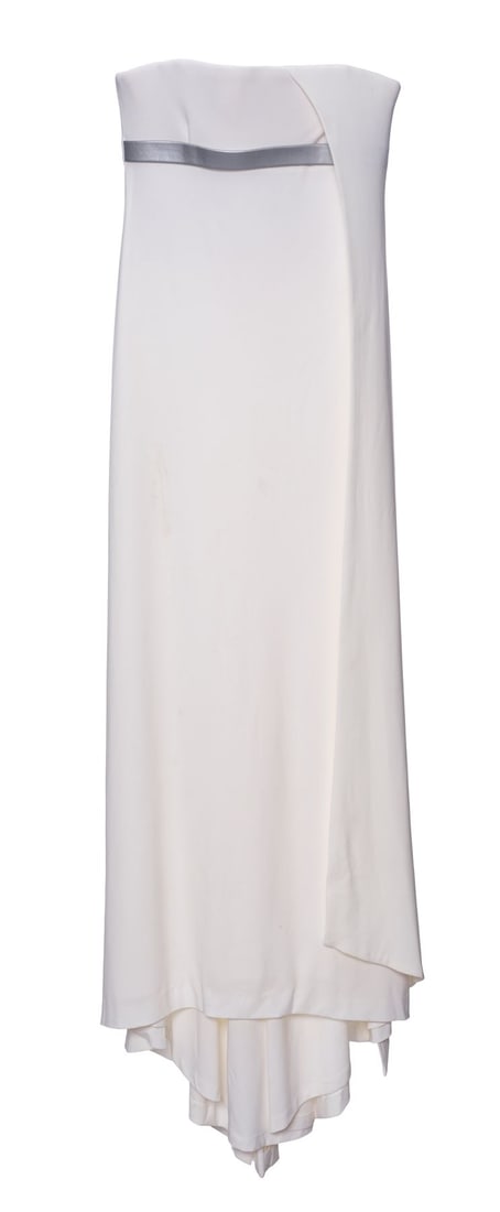 V (T.V. SERIES, 2009 - 2011) - Anna's (Morena Baccarin) White Dress (1 of 4)