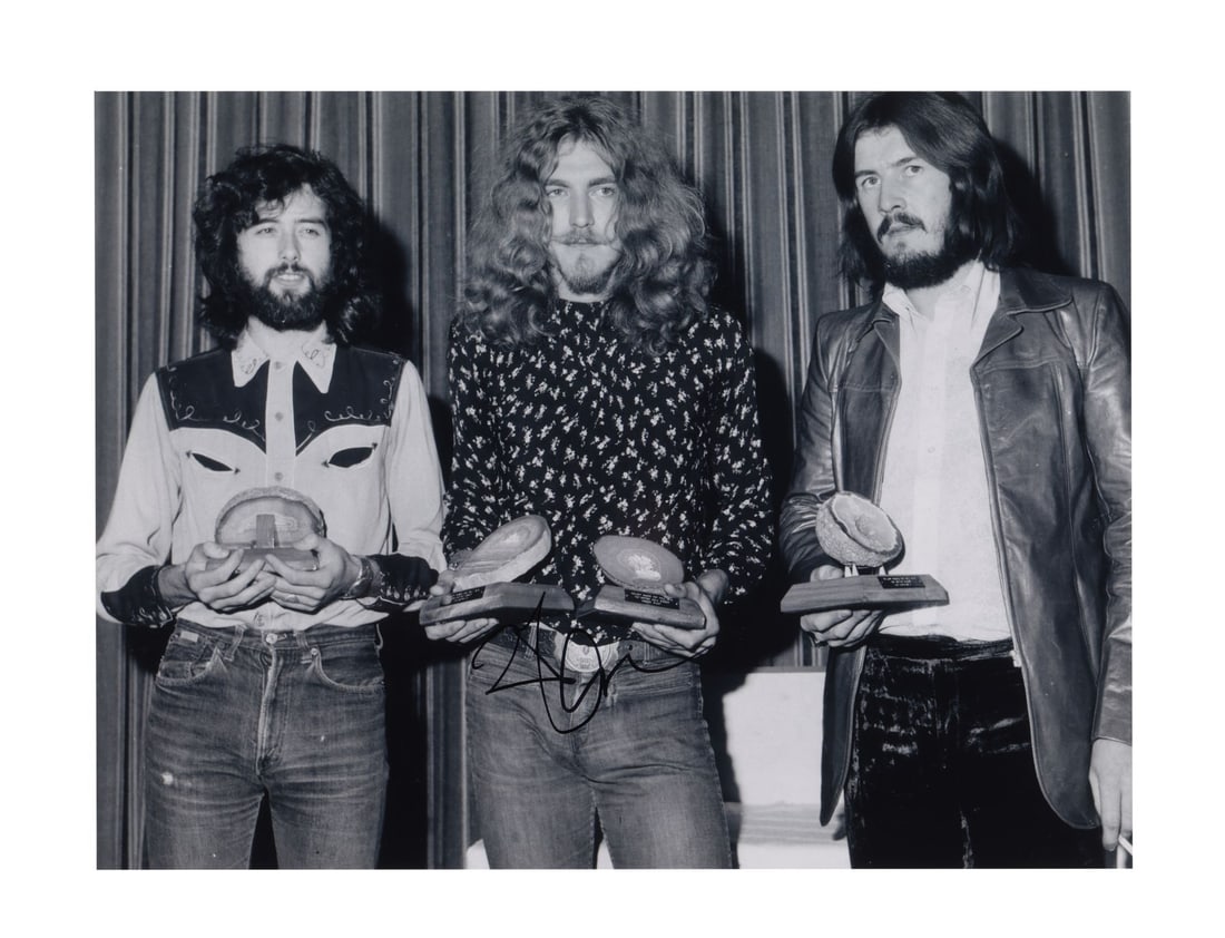 LED ZEPPELIN - Robert Plant-Autographed Photo (1 of 2)