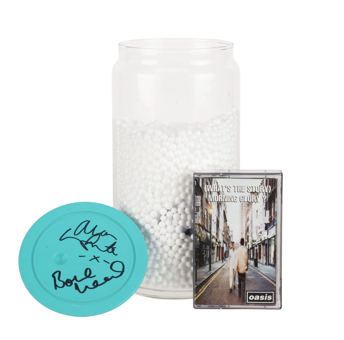 OASIS - Paul "Bonehead" Arthurs and Alan White-Autographed (What's the Story) Morning Glory? Album (1 of 4)