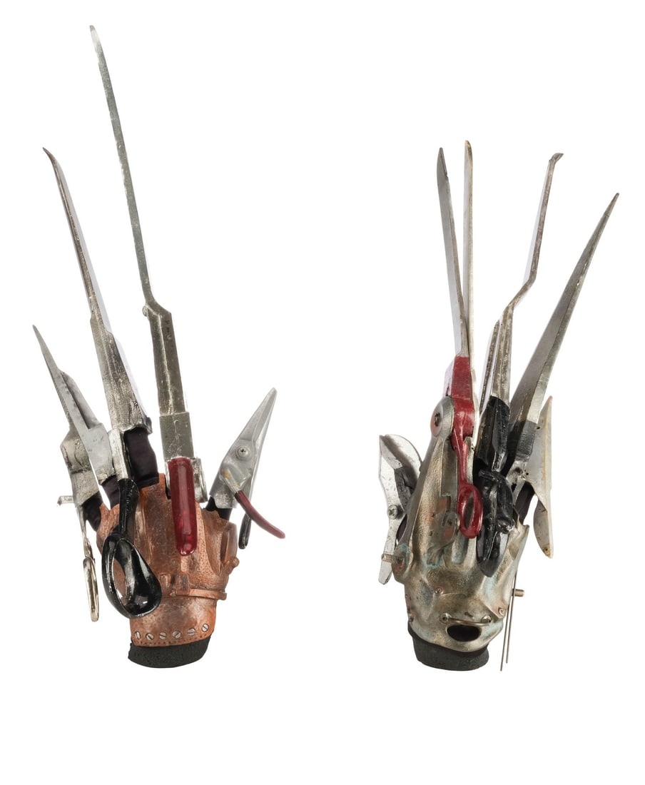 80. EDWARD SCISSORHANDS (1990) - Edward Scissorhands' (Johnny Depp) Scissorhands: B
