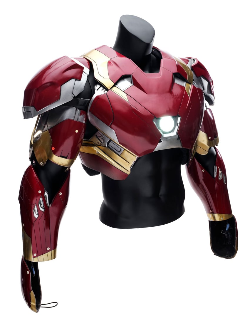 219. CAPTAIN AMERICA: CIVIL WAR (2016) - Tony Stark's (Robert Downey Jr.) Light-Up Iron Man Mark 46: B