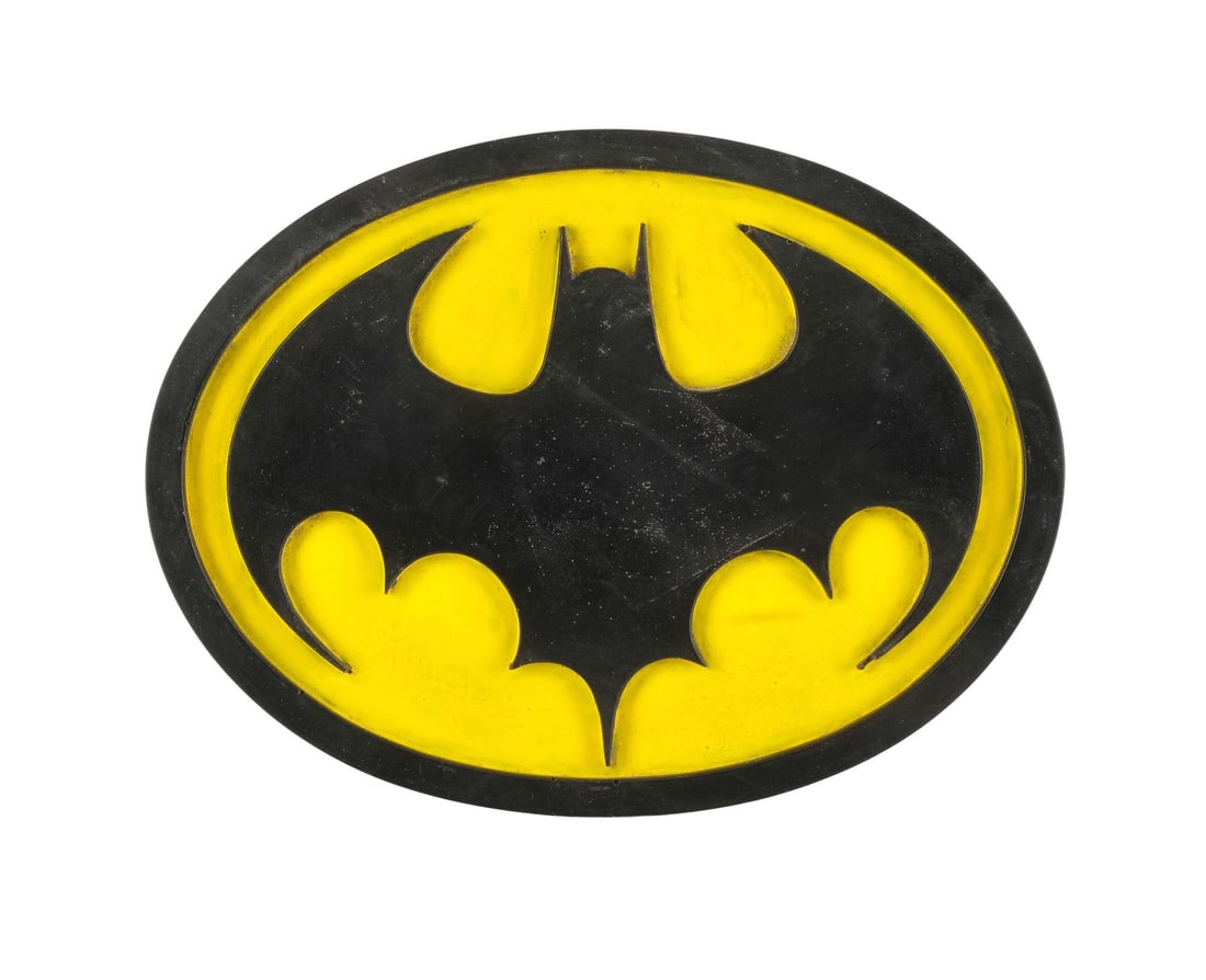 485. BATMAN (1989) - Batman's (Michael Keaton) Rubber Chest Emblem: B