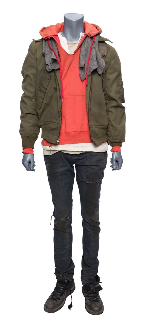 567. CAPTIVE STATE (2019) - Gabriel Drummond's (Ashton Sanders) Distressed Costume, Backpack, and: B