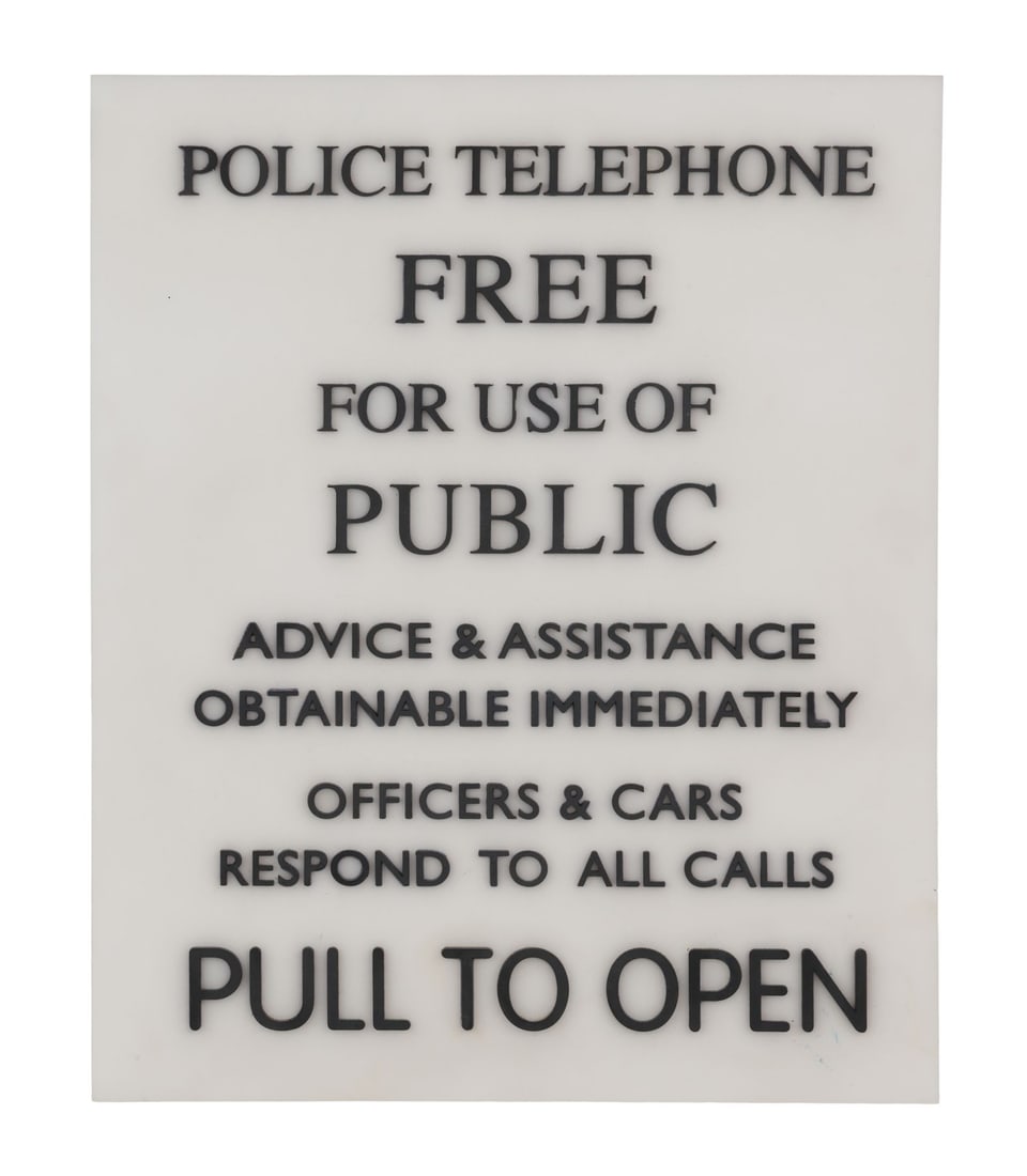 623. DOCTOR WHO (T.V. SERIES, 2005-2022) - TARDIS "Pull to Open" Sign: B