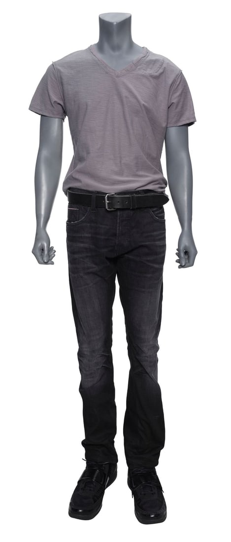 630. DRAFT DAY (2014) - Vontae Mack's (Chadwick Boseman) Costume: B