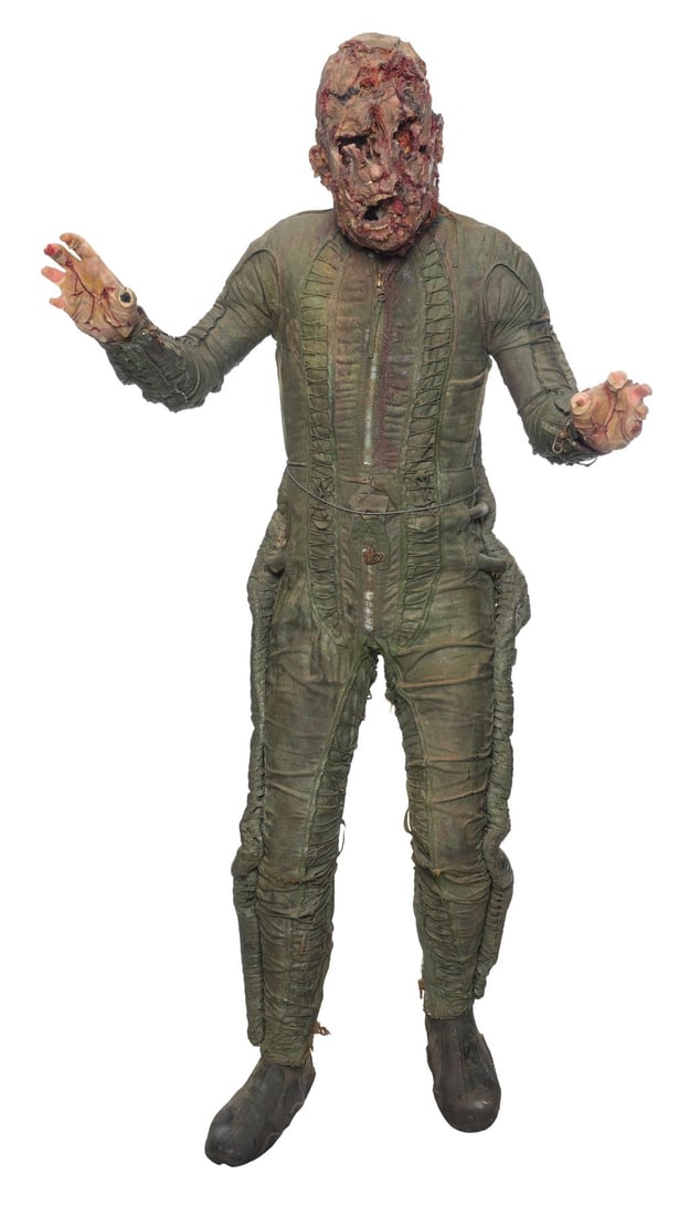 640. EVENT HORIZON (1997) - Planet Hollywood Collection: Bloodied Event Horizon "Corpsicle" Figure: B