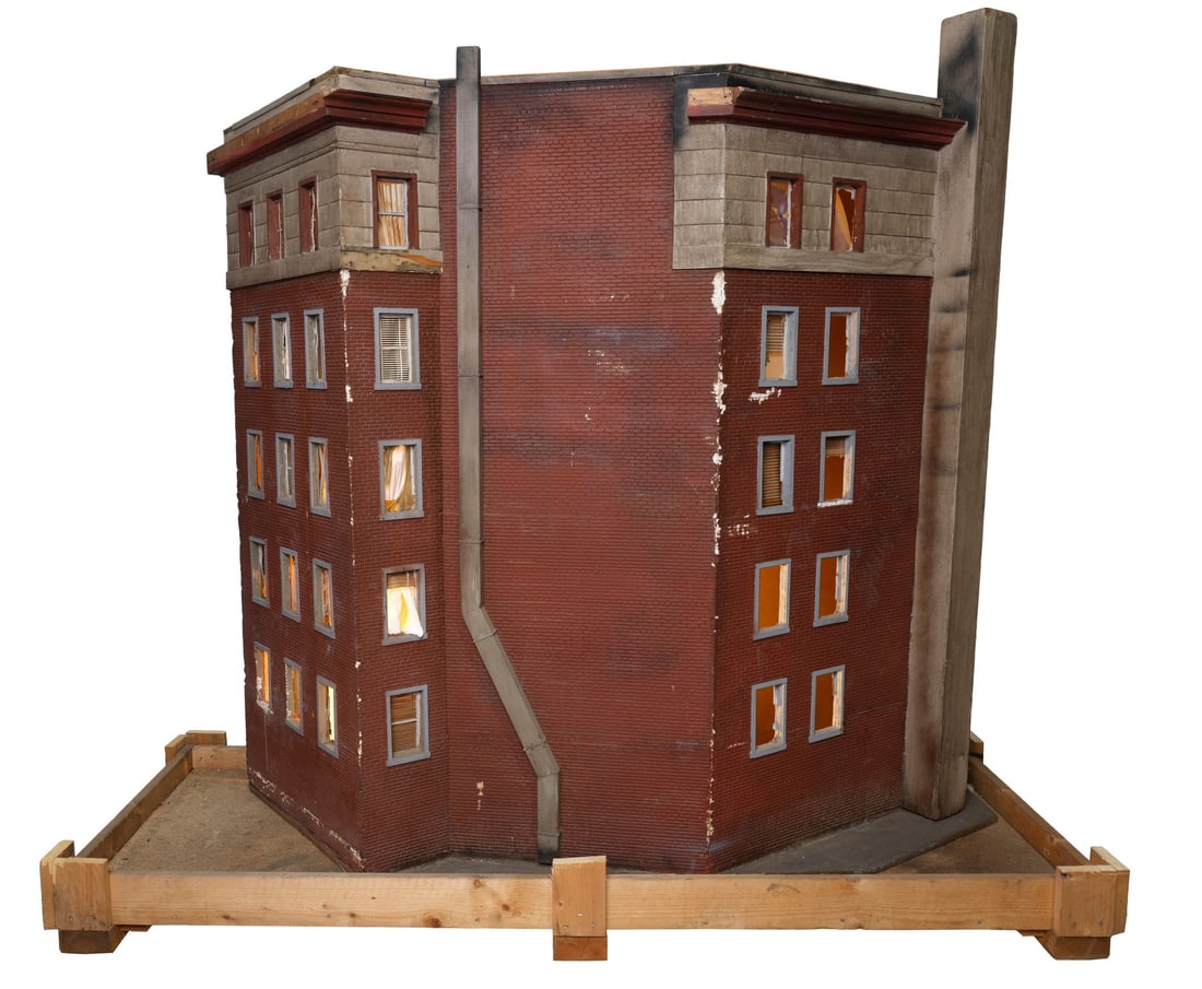 789. GHOSTBUSTERS (1984) - Planet Hollywood Collection: Light-Up New York Building Facade Model: B
