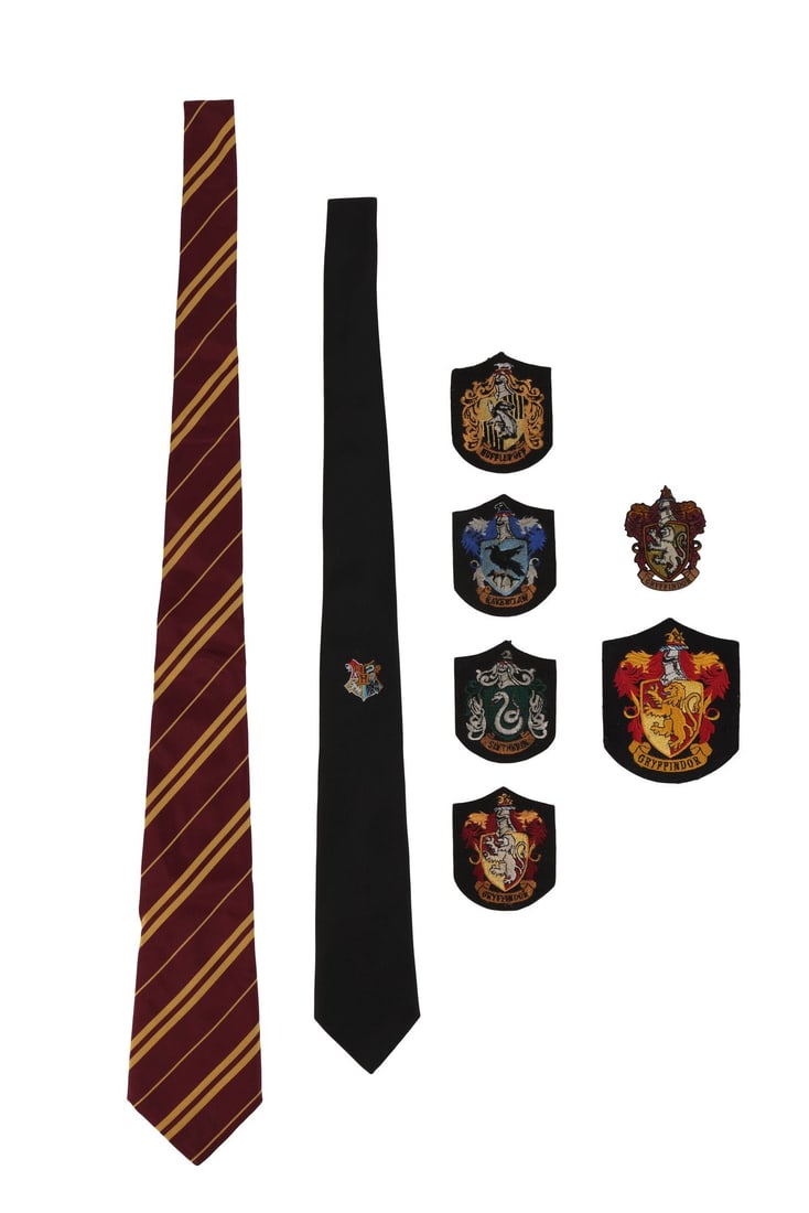 820. HARRY POTTER FRANCHISE (1997 - 2011) - Pre-Sorting Tie, Large Gryffindor Patch and Tie,: B