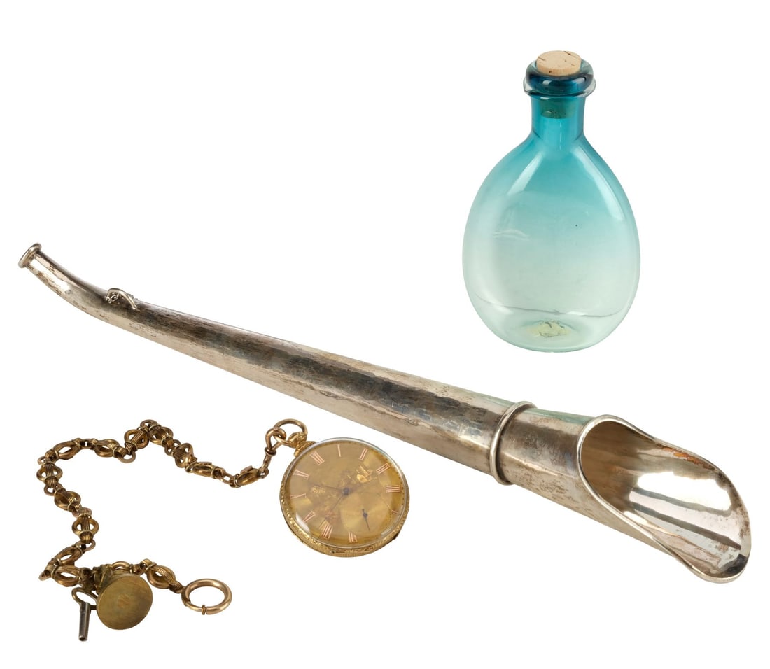 885. INTERVIEW WITH THE VAMPIRE (1994) - Louis de Pointe du Lac's (Brad Pitt) Bottle, Pipe, and: B