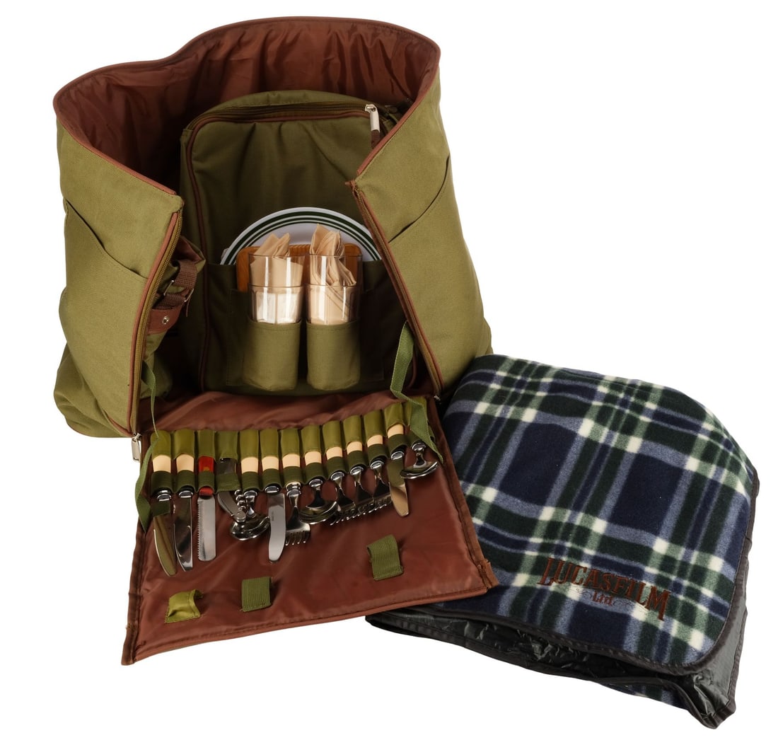 1213. LUCASFILM - Picnic Set Crew Gift c. 2010s: B