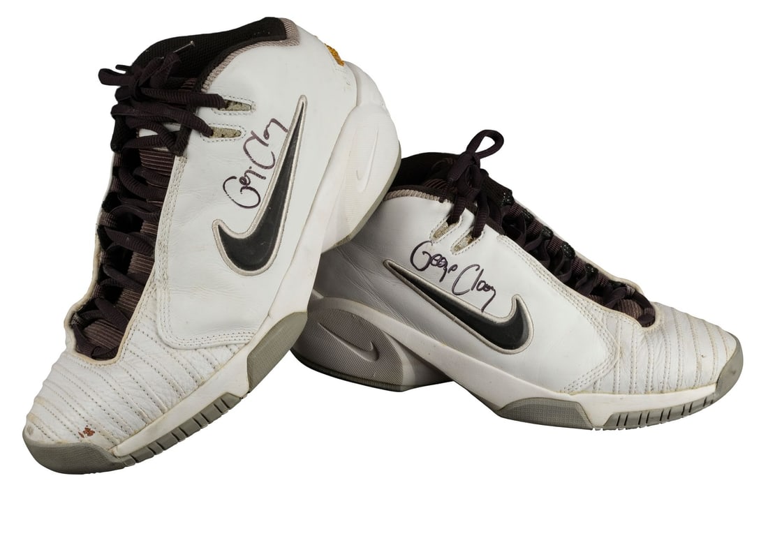 2061. GEORGE CLOONEY - Planet Hollywood Collection: George Clooney-Autographed Shoes: B
