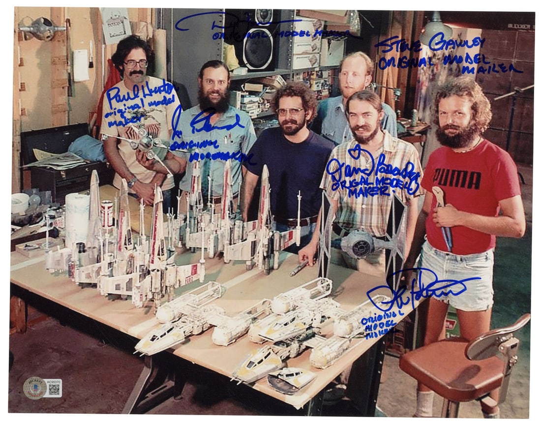 2230. INDUSTRIAL LIGHT & MAGIC (ILM) - ILM SFX Crew-Autographed Photograph: B