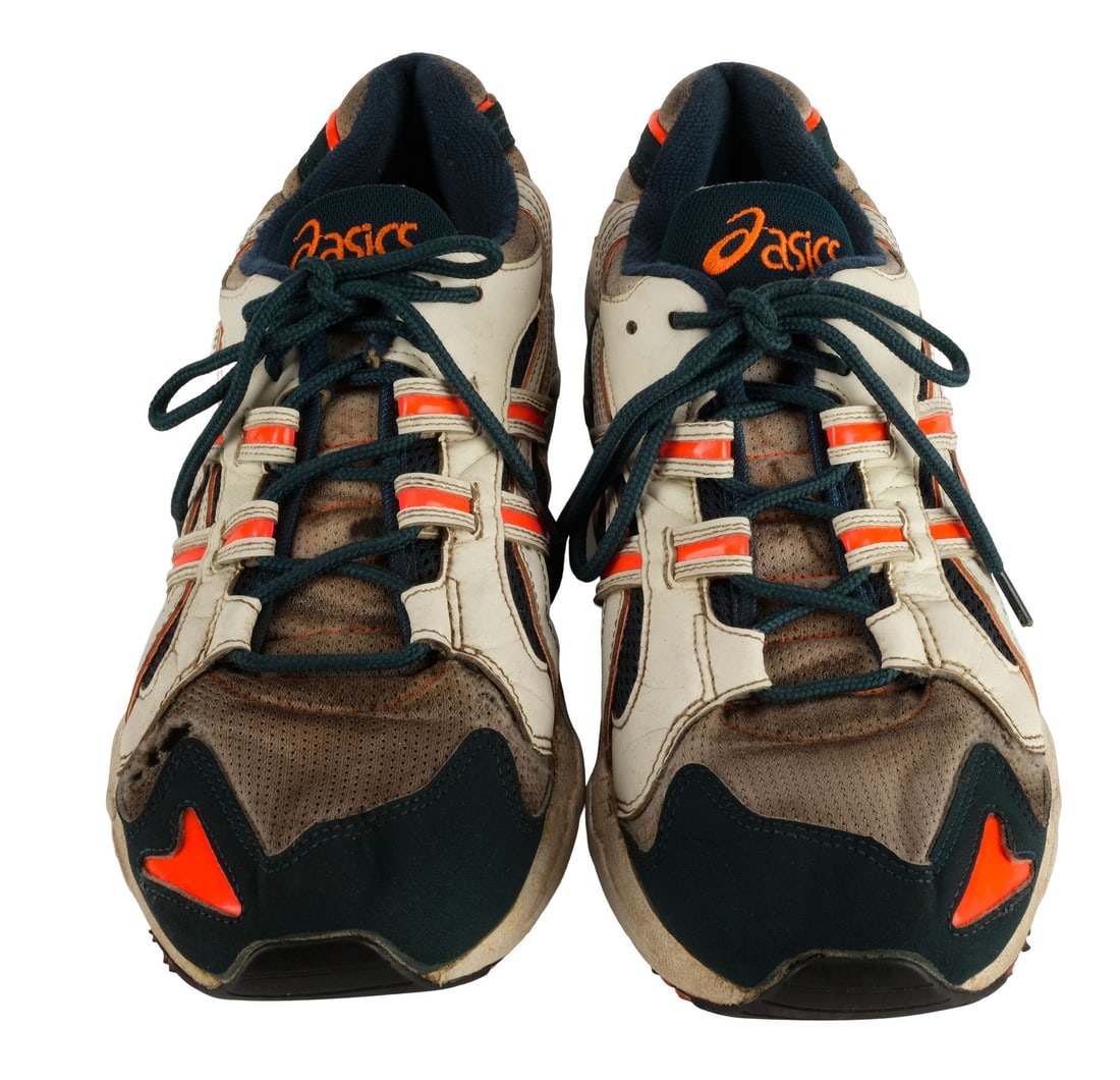 2312. SPORTS MEMORABILIA - Planet Hollywood Collection: Rick Worley's Marathon Shoes: B