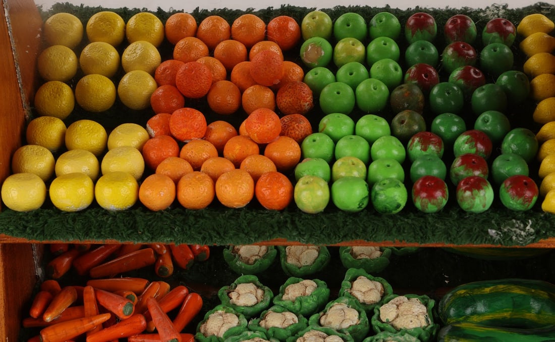 WALLACE & GROMIT'S CRACKING CONTRAPTIONS (TV SERIES, 2002) - Fruit and Veg Shelves (1 of 4)