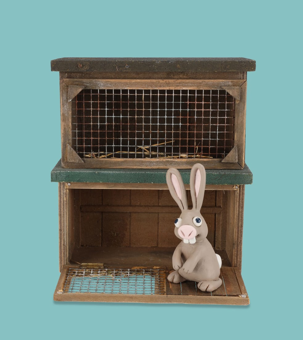 WALLACE & GROMIT: THE CURSE OF THE WERE-RABBIT (2005) - Rabbit Hutch and Resin Rabbit Figure (1 of 4)