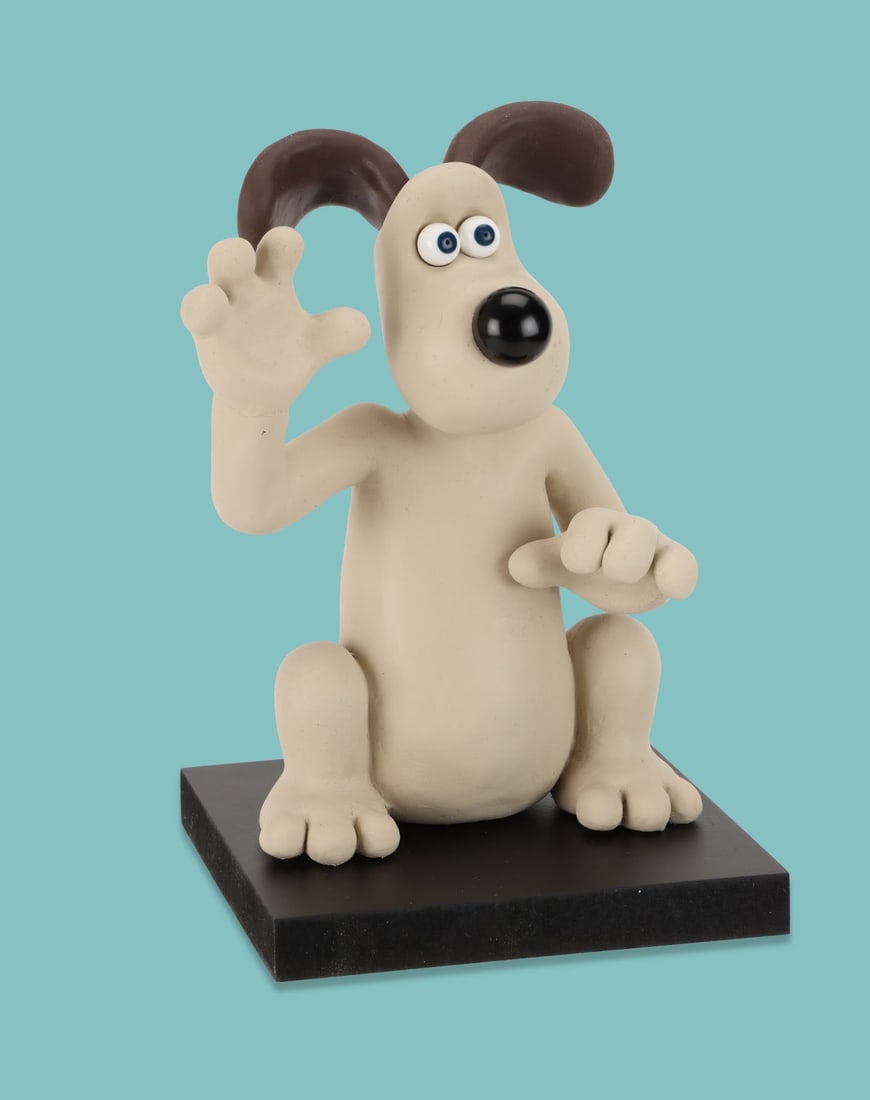 WALLACE & GROMIT: VENGEANCE MOST FOWL (2024) - Squatting Gromit Stop-Motion Puppet (1 of 4)