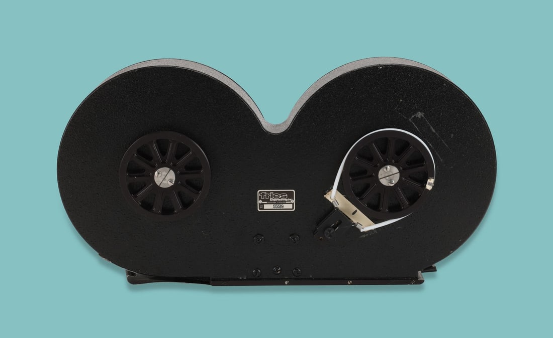 AARDMAN ANIMATIONS - Mitchell 35mm Magazine Model S4L (1 of 4)
