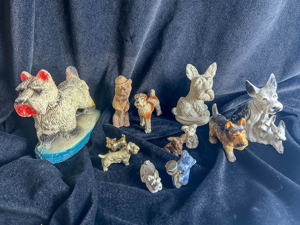 11 SCOTTY DOG FIGURES TERRIERS (1 of 7)
