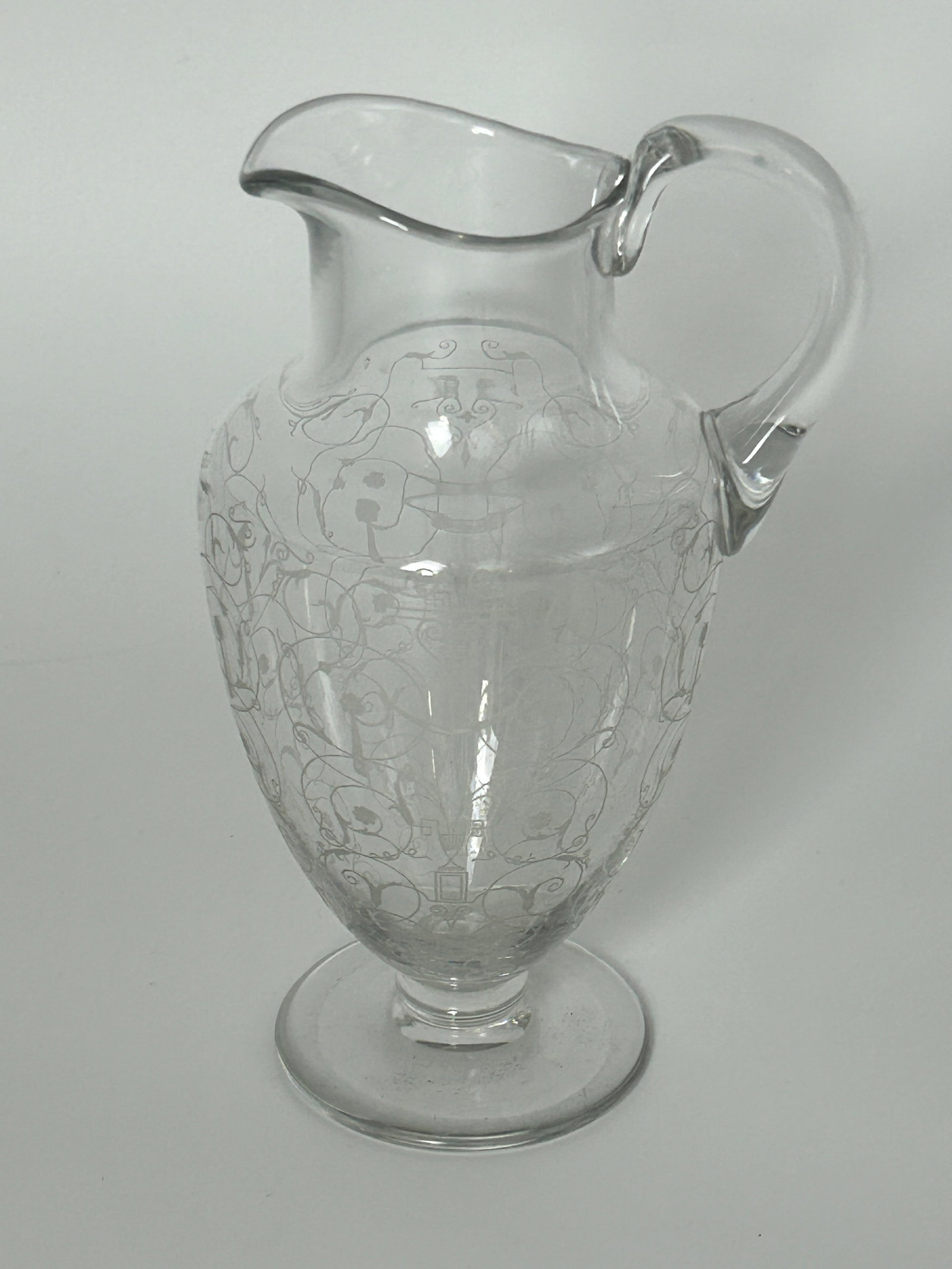 Rare Baccarat Michelangelo Pitcher Carafe: Rare Baccarat Michelangelo Pitcher Carafe DIMENSIONS: 8 x 5.5 inches The live auction begins at 11 AM EST Sunday, March 17th. Full condition reports are available before the auction by ema