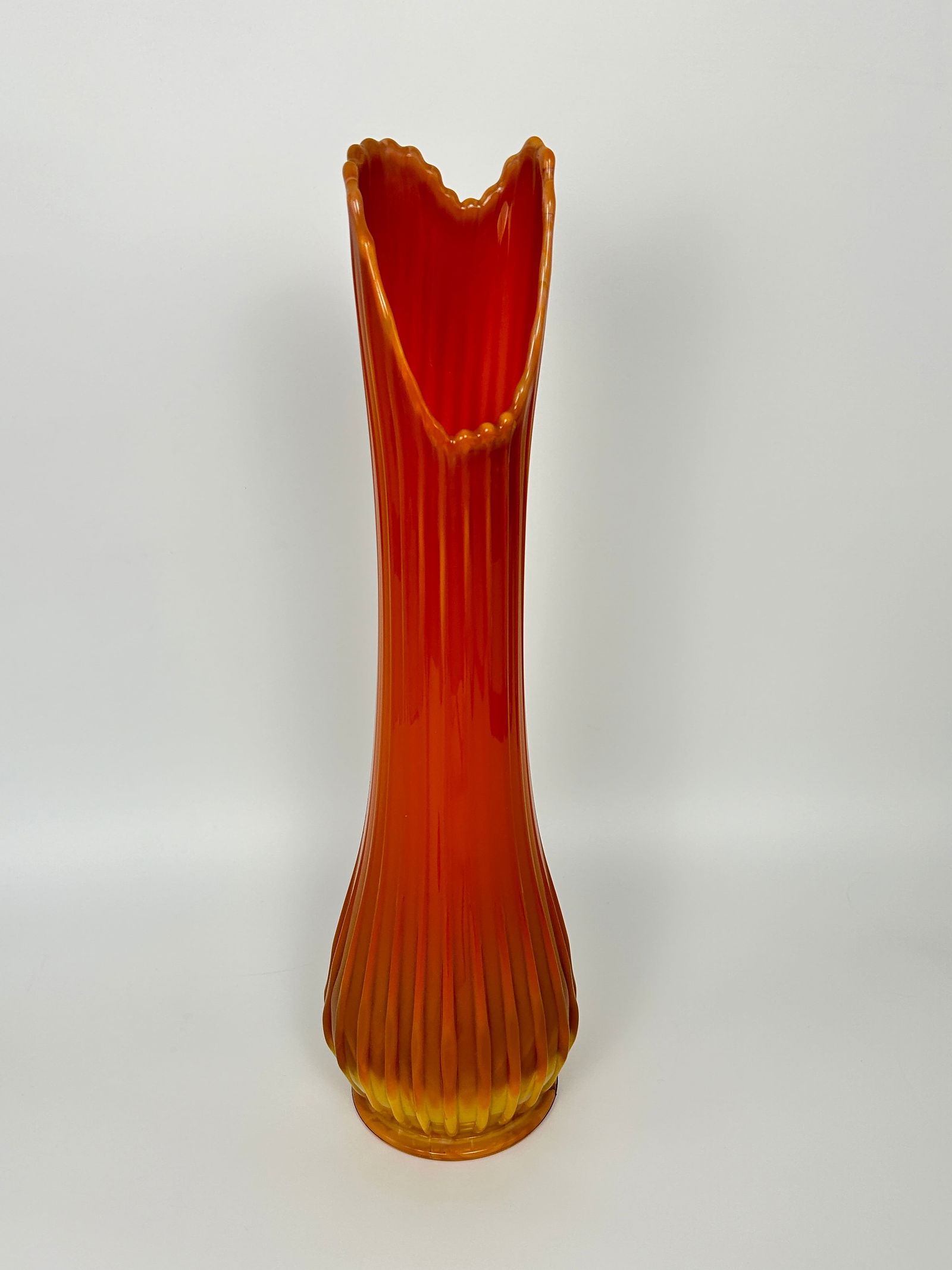 Large Retro SWUNG VASE Ombre Yellow Orange (1 of 2)