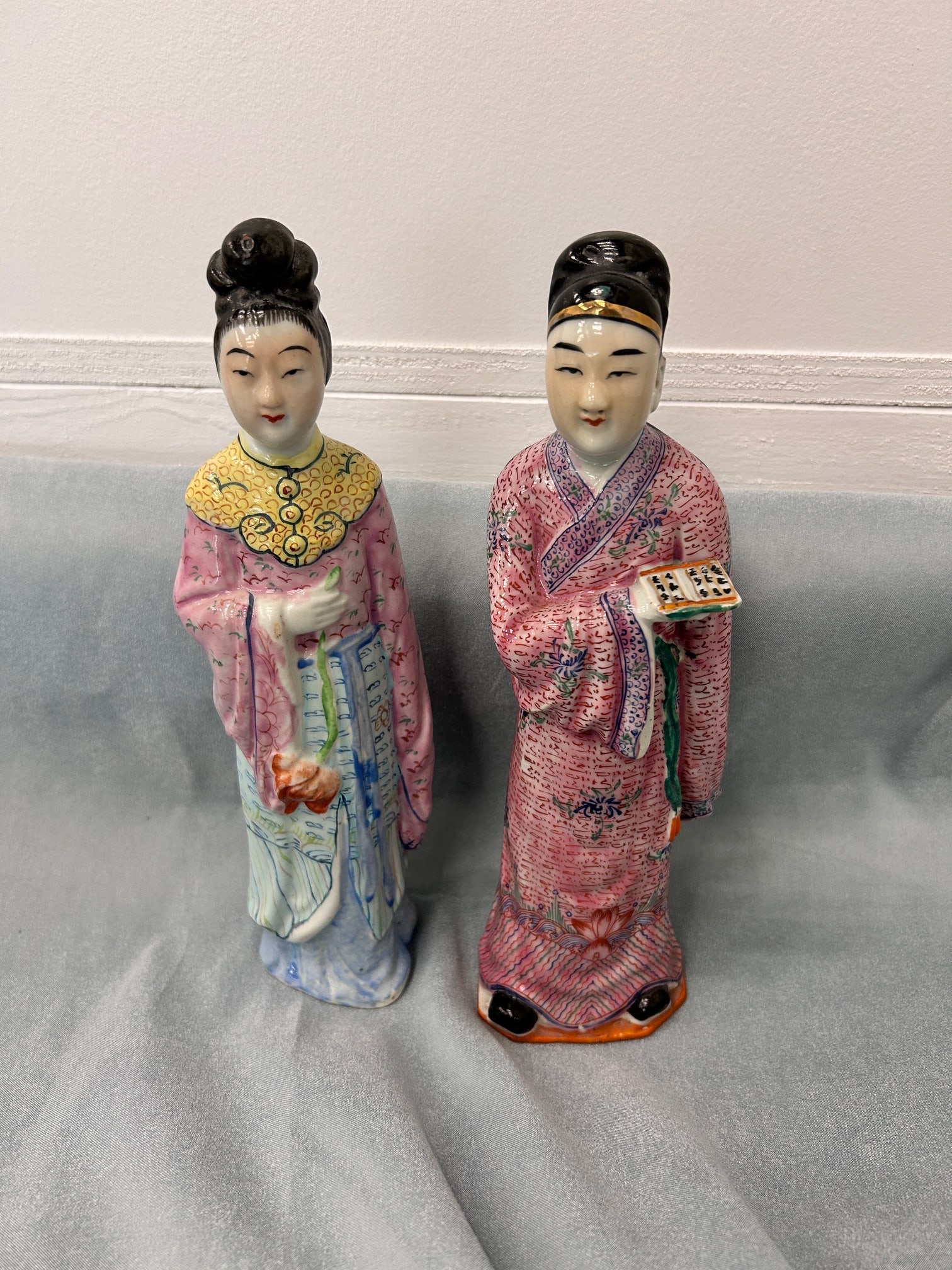 PAIR FAMILLE ROSE FIGURES: Lovely pair of FAMILLE ROSE FIGURES man and woman each measure 3 in w x 10 in H Our Winter Sale takes place ONLINE ONLY, Sunday January 26th 2025 at 11 AM EST. Registration is open now and during the 