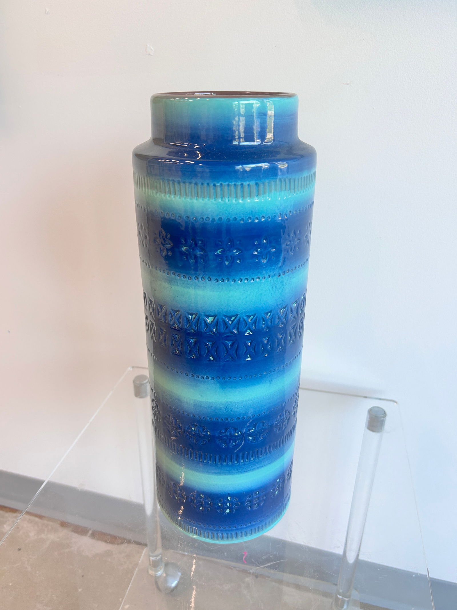 Modernist Tall Blue Striped/Stamped Vase. Aldo Bitossi for Raymor NY: Modernist Tall Blue Striped/Stamped Vase. Aldo Bitossi for Raymor NY Cobalt Blue/Turquoise Striped Vase with Burnt Sienna Brown Interior Glaze (Unsigned) 15.5H x 6W x 4.5 Rim Diameter Our Winter Sale
