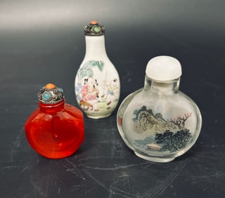 3 snuff bottles