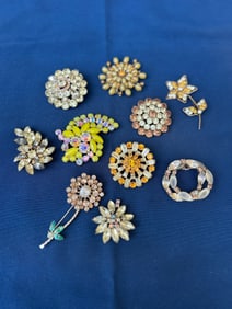 Group (10) Vintage Shades of Yellow Brooches