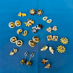 16 sets Vintage Clip Earrings Amber/Rootbeer Rhinestone