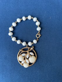 '56 Crown Trifari Bracelet Brazil Melon Cabochon/glass white RAK Creations